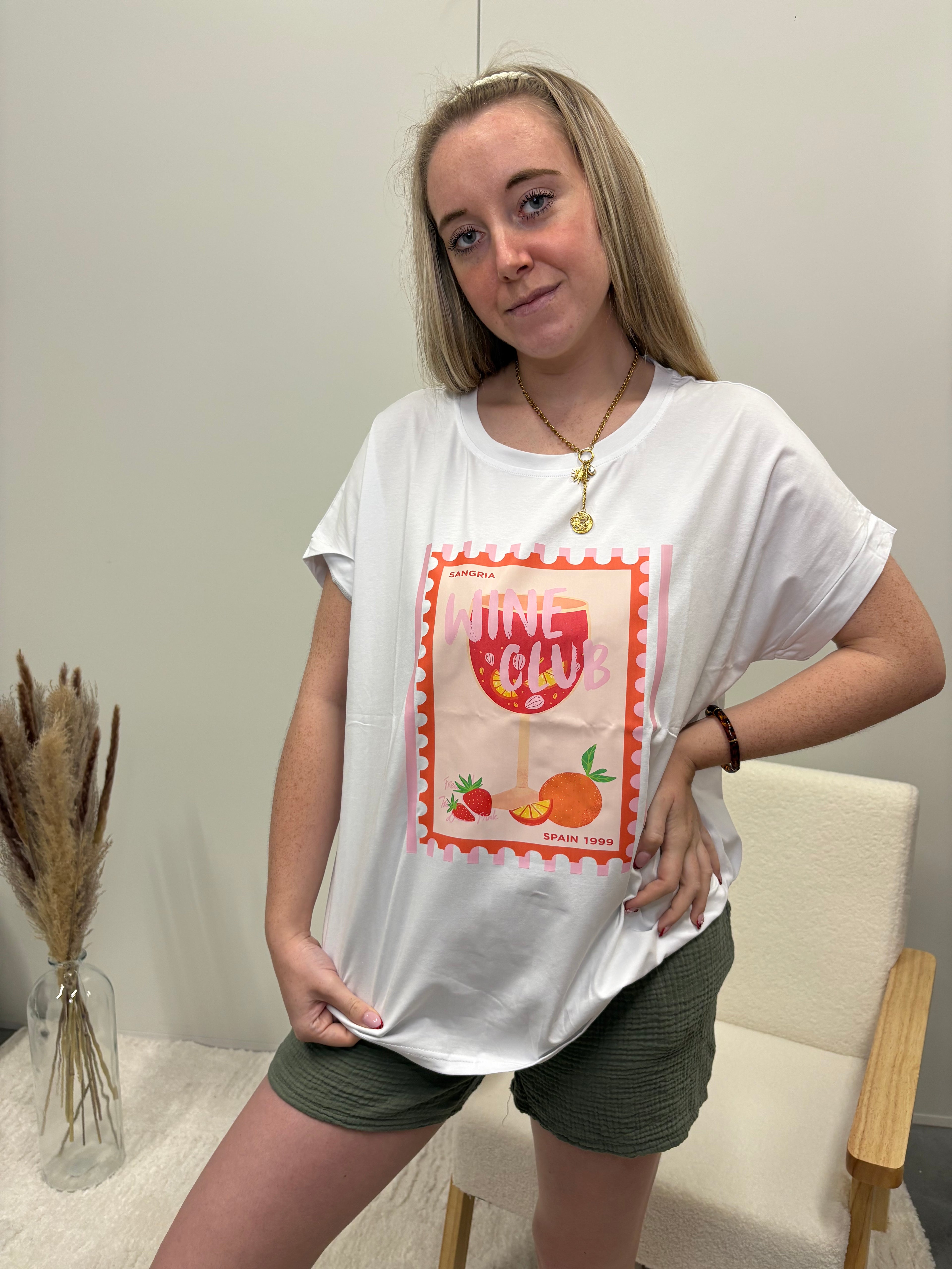 T shirt sangria